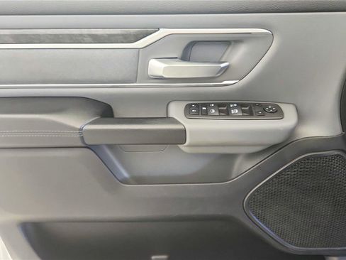 Used 2023 RAM 1500 Big Horn AWD/4WD image 32