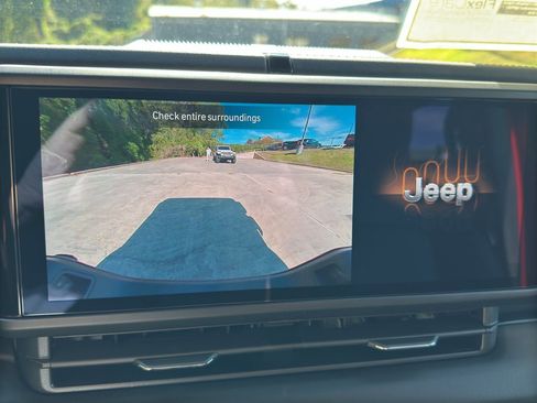 New 2025 Jeep Gladiator Sport image 15