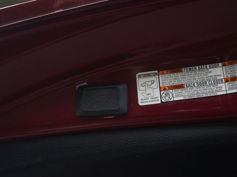 Used 2018 Toyota RAV4 XLE image 17