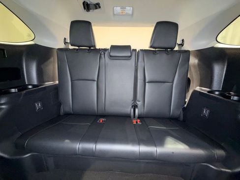 Used 2023 Toyota Highlander XLE image 23