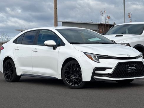 Used 2023 Toyota Corolla SE image 1
