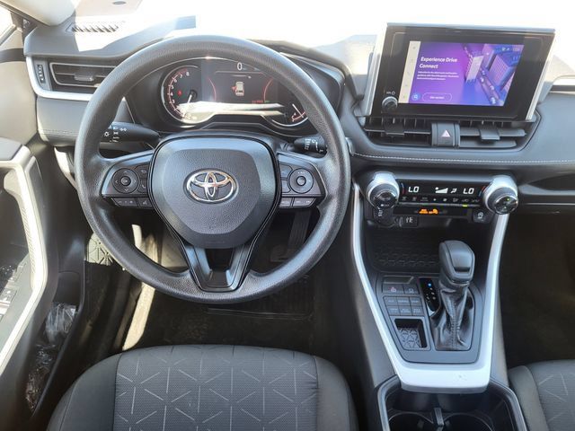 Used 2025 Toyota RAV4 XLE AWD/4WD image 24