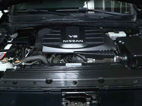 Used 2019 Nissan Titan SL w/ Midnight Edition image 36