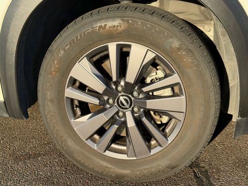 Certified 2022 Nissan Pathfinder SV image 6