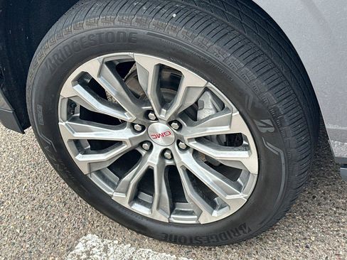 Used 2021 GMC Yukon XL Denali w/ Denali Premium Package image 6