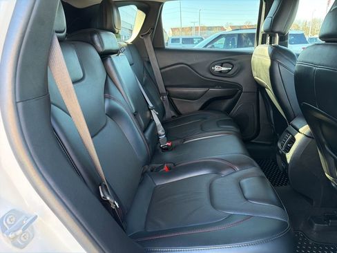 Used 2022 Jeep Cherokee Trailhawk w/ Premium Leather Package image 42