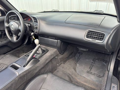 Used 2001 Honda S2000 image 13