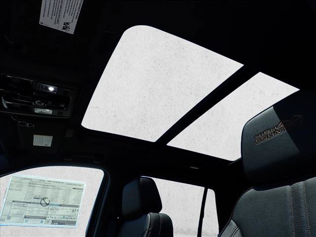 New 2026 Chevrolet Tahoe High Country AWD/4WD image 19