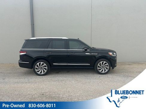 Used 2023 Lincoln Navigator Reserve RWD image 1