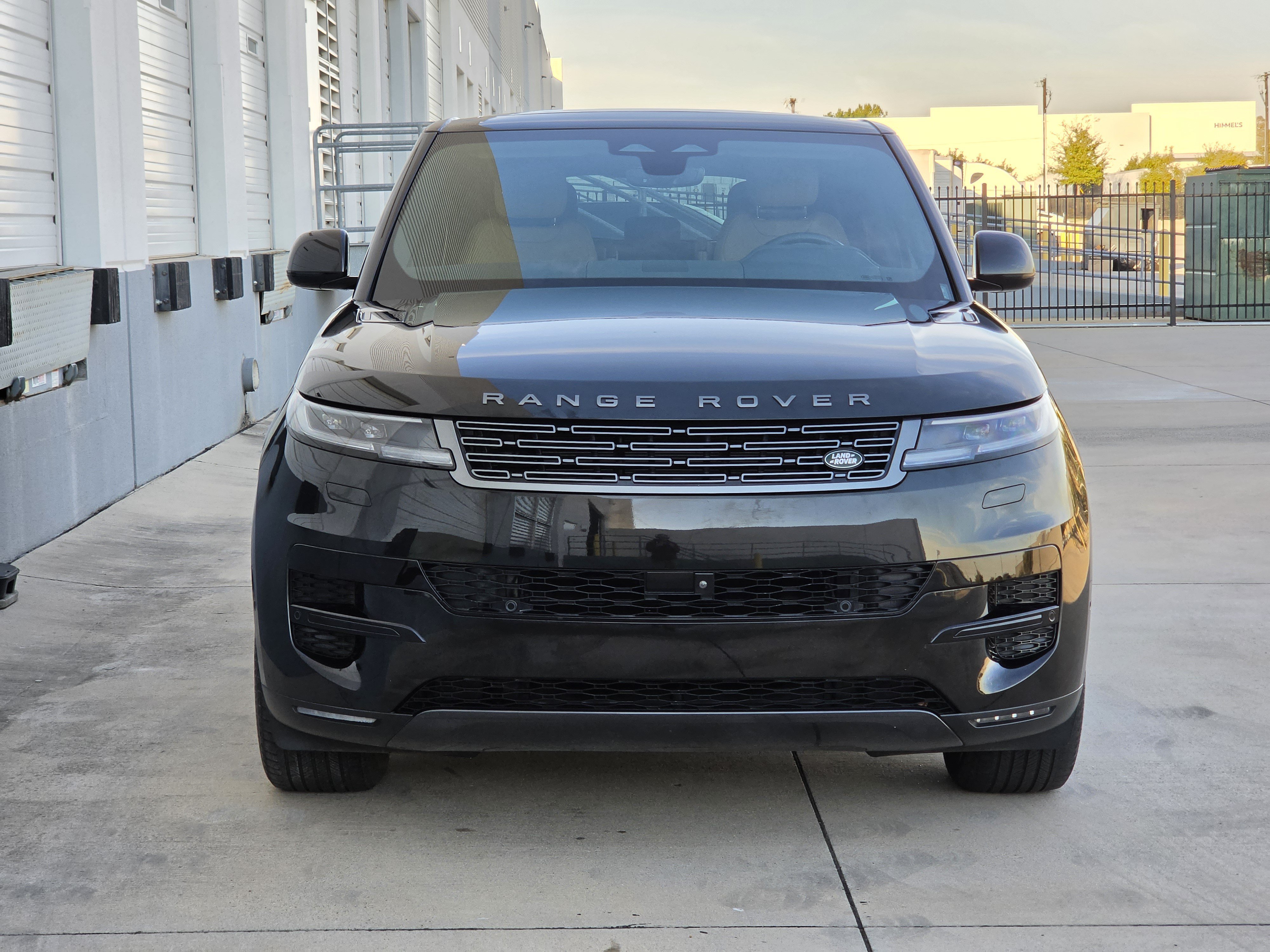 Used 2024 Land Rover Range Rover Sport SE AWD/4WD image 2