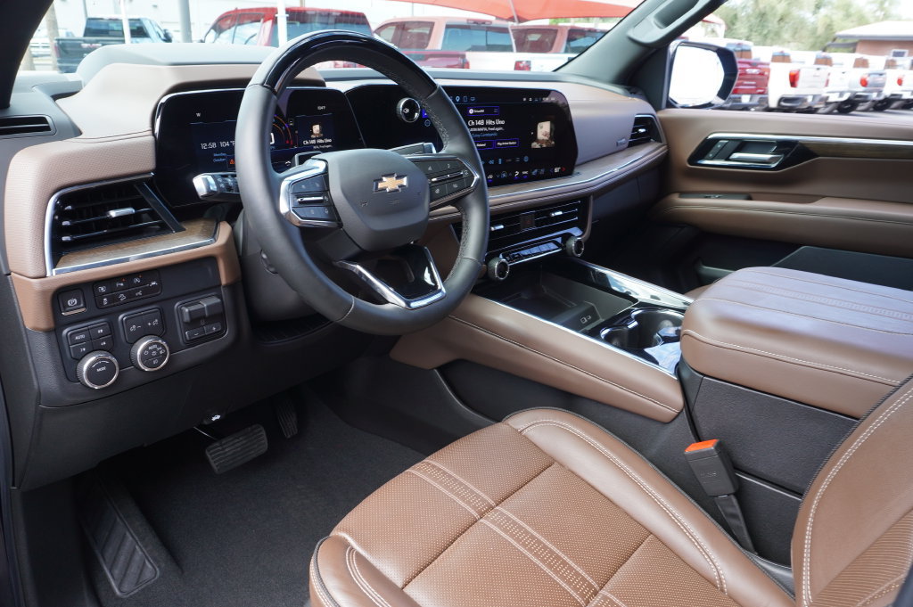 Certified 2025 Chevrolet Tahoe High Country w/ Sun And Tow Package AWD/4WD image 23