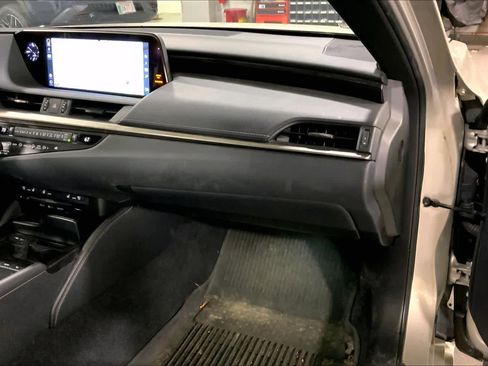 Used 2019 Lexus ES 300h w/ Premium Package FWD image 19