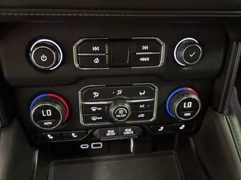 Used 2022 Chevrolet Tahoe LT w/ LT Signature Plus Package image 20