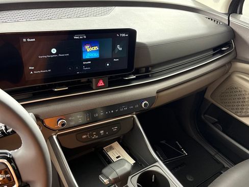 New 2026 Kia Carnival EX FWD image 33