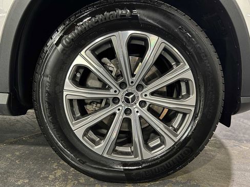 Certified 2026 Mercedes-Benz GLC 300 4MATIC image 9