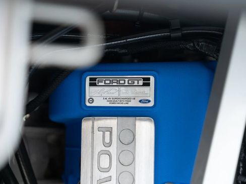 Used 2005 Ford GT RWD image 74