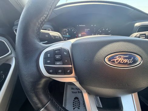 Used 2022 Ford Explorer XLT w/ Equipment Group 202A AWD/4WD image 14