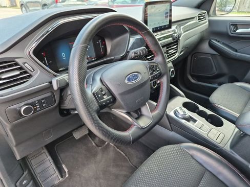 Used 2025 Ford Escape ST-Line image 5