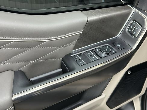 Used 2026 Ford F450 Platinum w/ Platinum Plus Package image 34