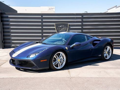 Used 2018 Ferrari 488 GTB image 5