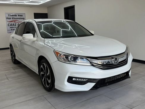 Used 2017 Honda Accord EX image 12