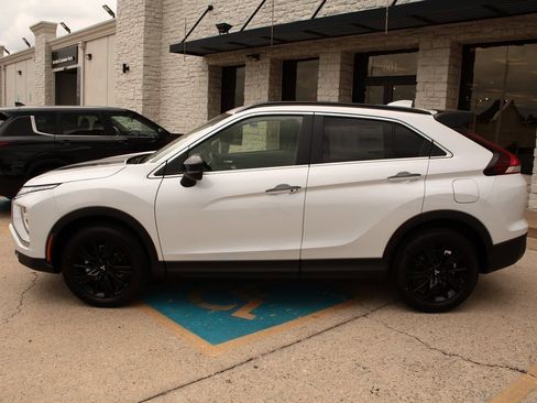 New 2025 Mitsubishi Eclipse Cross SEL image 11