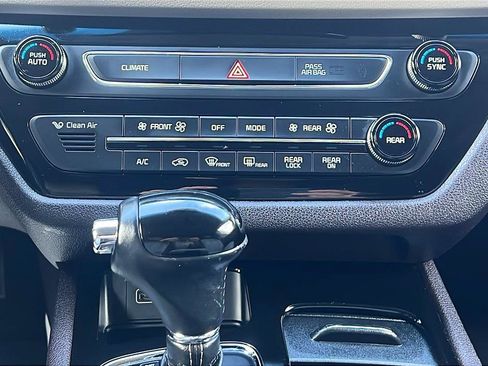 Used 2016 Kia Sedona SX Limited FWD image 34