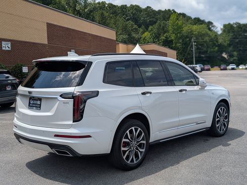 Used 2024 Cadillac XT6 Sport w/ Platinum Package AWD/4WD image 9