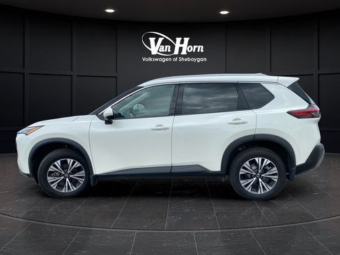 Used 2021 Nissan Rogue SV w/ Premium Package FWD image 4