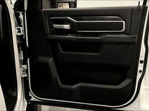 Used 2024 RAM 3500 Big Horn image 21