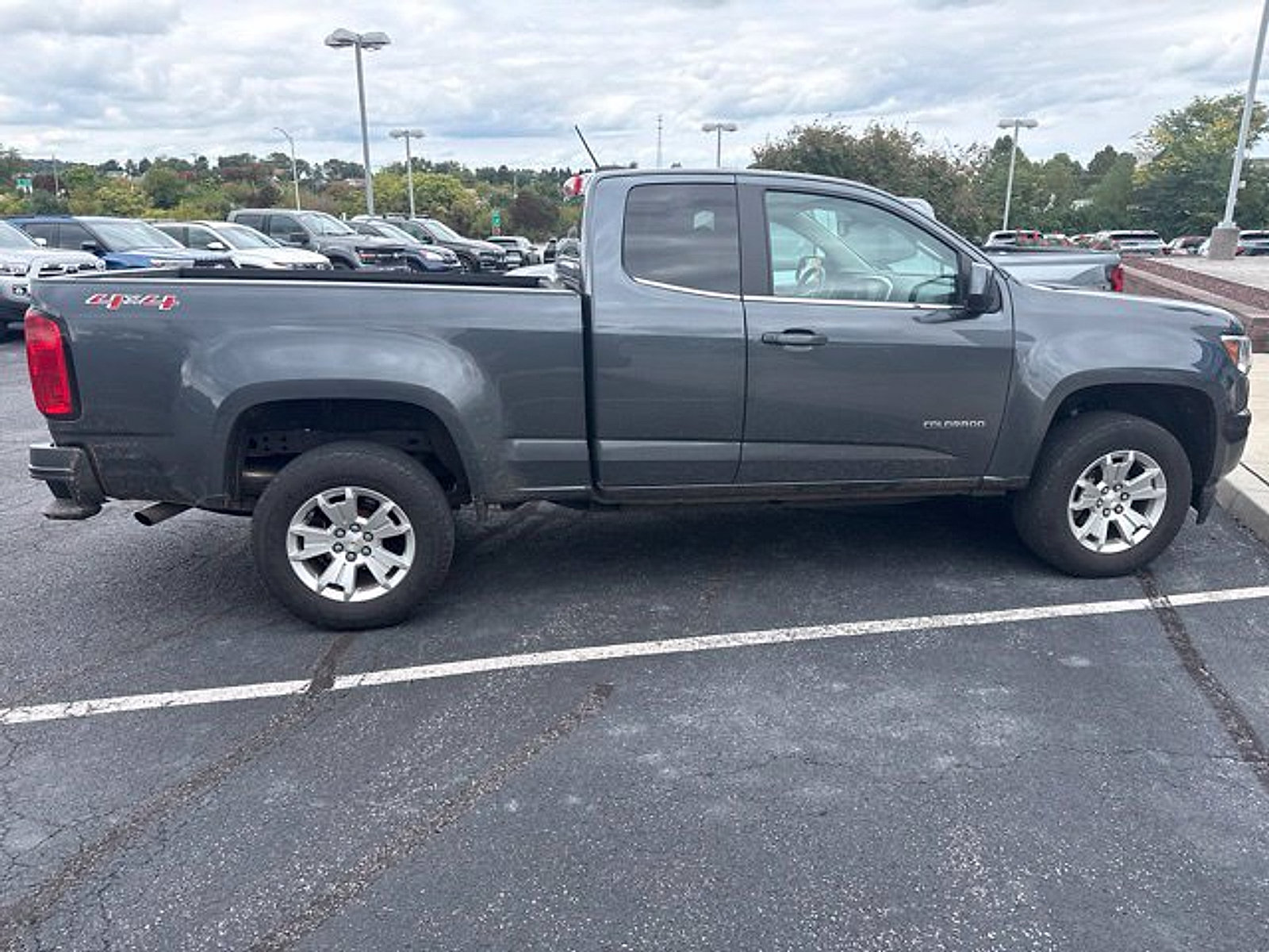 Used 2016 Chevrolet Colorado LT AWD/4WD image 10