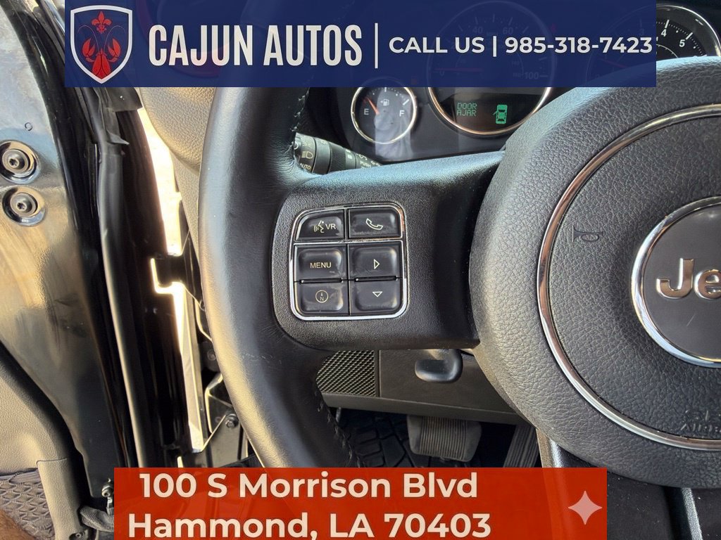 Used 2018 Jeep Wrangler Unlimited Rubicon w/ Connectivity Group AWD/4WD image 35