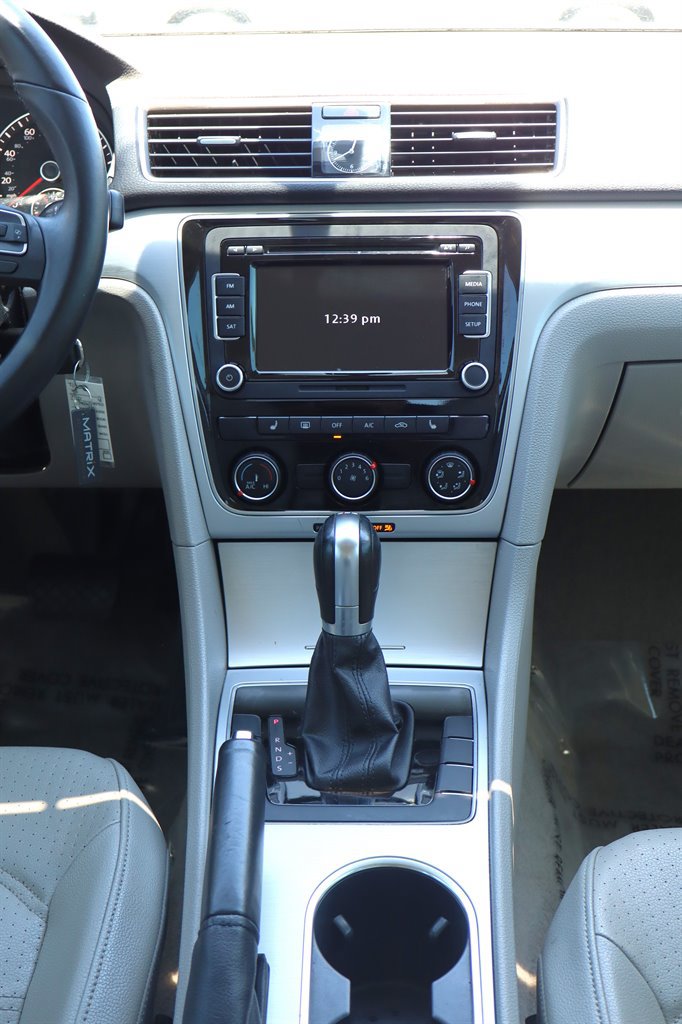 Used 2013 Volkswagen Passat TDI SE FWD image 13