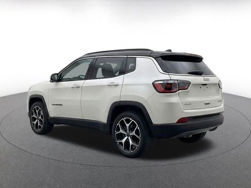 Used 2025 Jeep Compass Limited AWD/4WD image 7