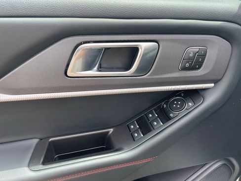 Used 2025 Ford Explorer ST-Line w/ Premium Package AWD/4WD image 11