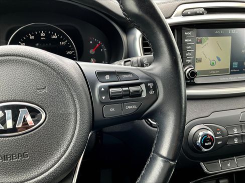 Used 2016 Kia Sorento SX FWD image 12