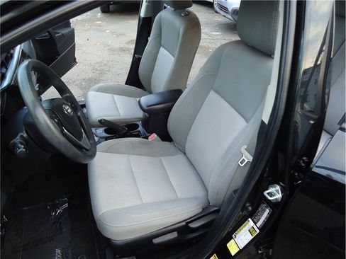 Used 2014 Toyota Corolla LE image 11