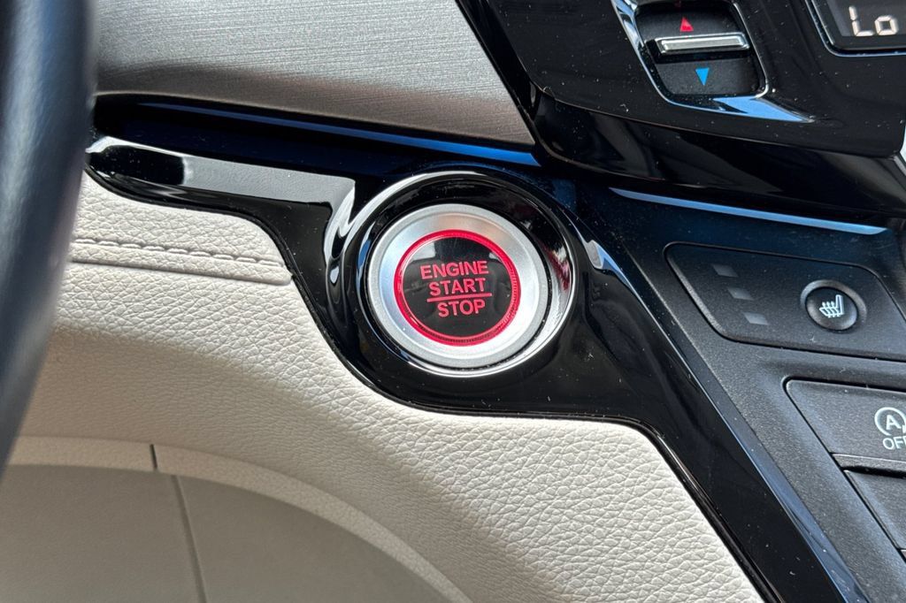 Certified 2025 Honda Odyssey Touring image 30