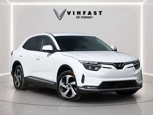 New 2025 VinFast VF 8 Eco AWD/4WD image 4