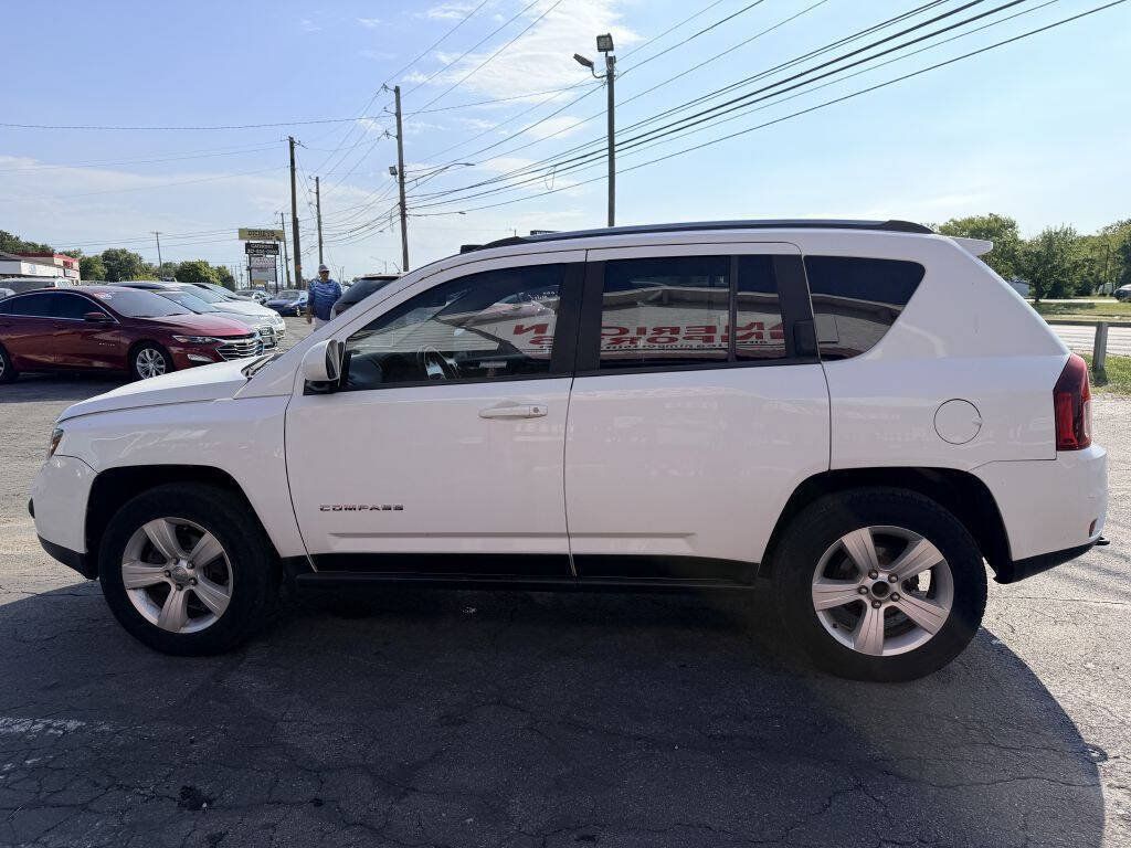 Used 2014 Jeep Compass Latitude w/ All Weather Capability Group AWD/4WD image 3