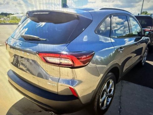 Used 2025 Ford Escape ST-Line AWD/4WD image 2