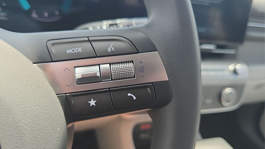 Used 2026 Hyundai Kona SE FWD image 25