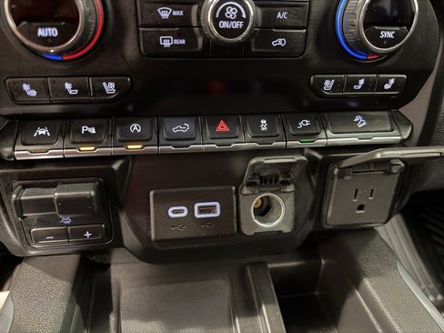 Used 2020 Chevrolet Silverado 1500 LTZ w/ LTZ Plus Package image 15