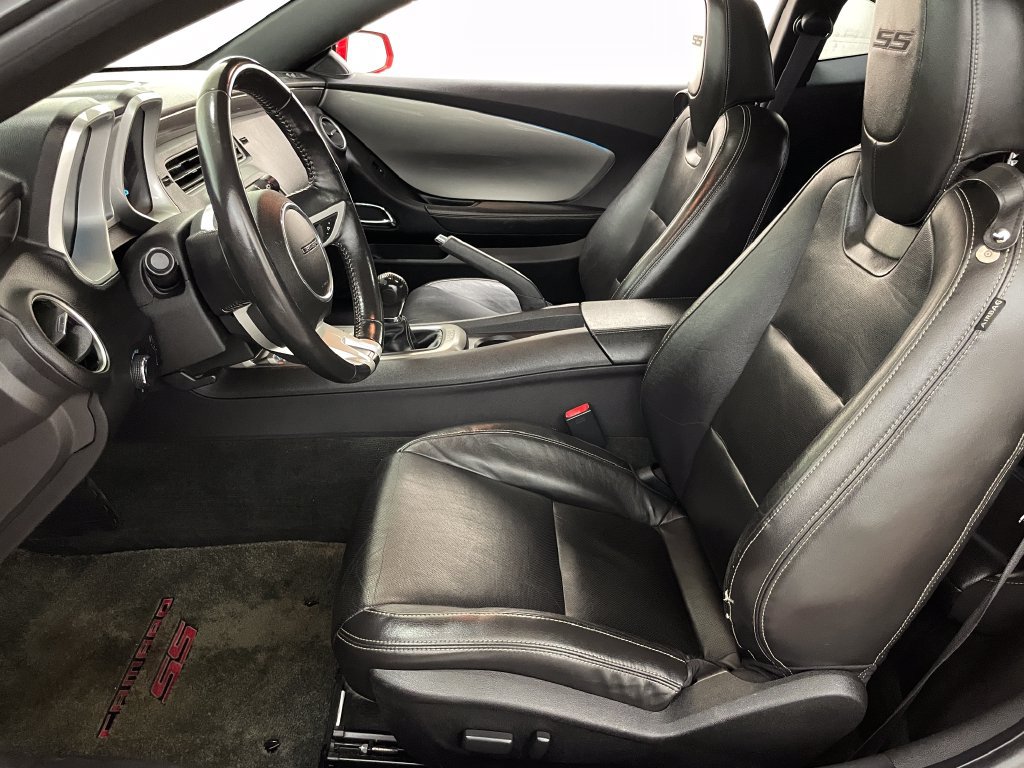 Used 2010 Chevrolet Camaro SS RWD image 6