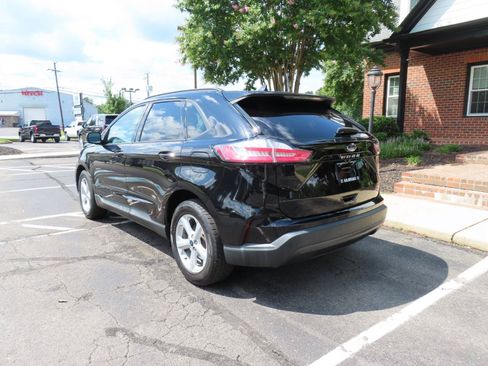 Used 2021 Ford Edge SE FWD image 5