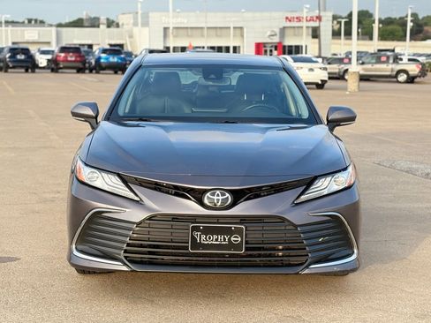 Used 2024 Toyota Camry XLE FWD image 4