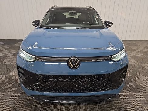 Used 2025 Volkswagen Tiguan SE R-Line AWD/4WD image 8