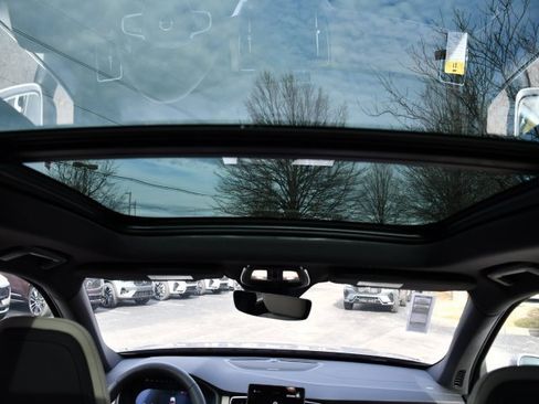 New 2026 Volvo XC90 B6 Plus w/ Protection Package Premier image 27