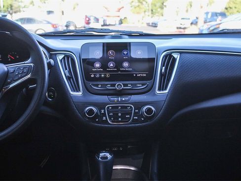 Used 2020 Chevrolet Malibu LT image 13