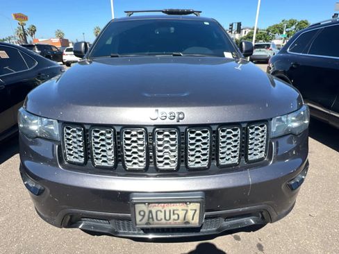 Used 2019 Jeep Grand Cherokee Altitude AWD/4WD image 2